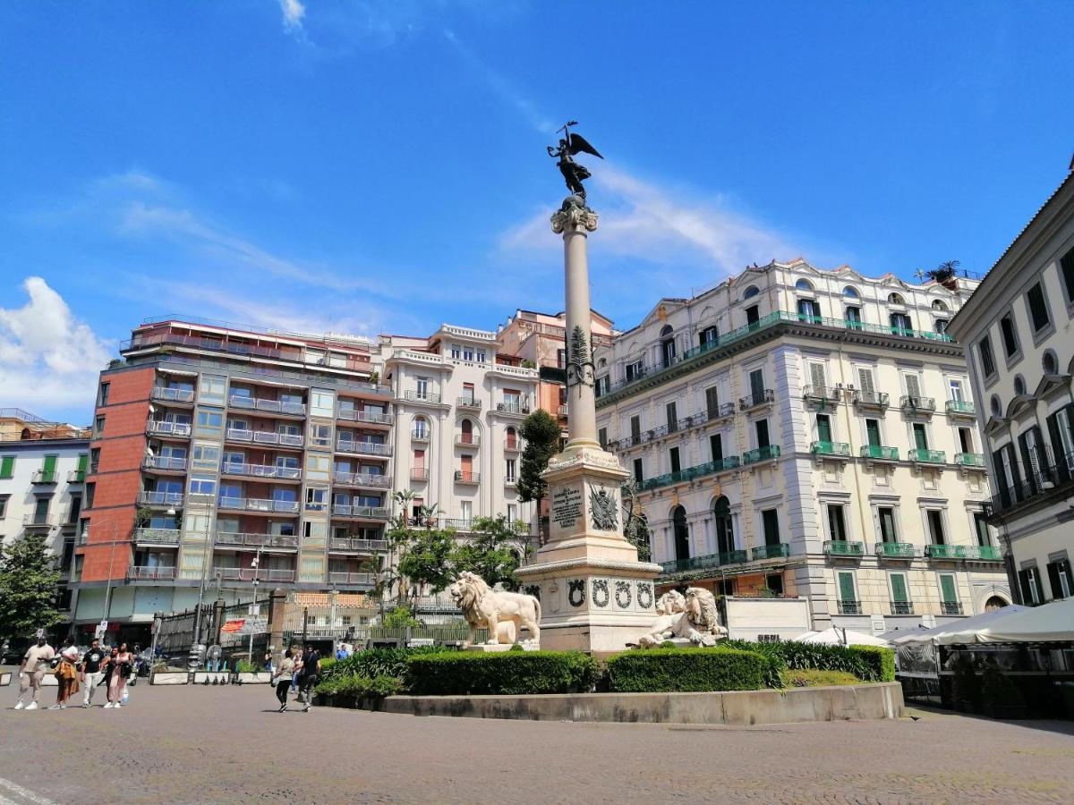 Vivaldo Suite Piazza Dei Martiri - Guest House ナポリ エクステリア 写真