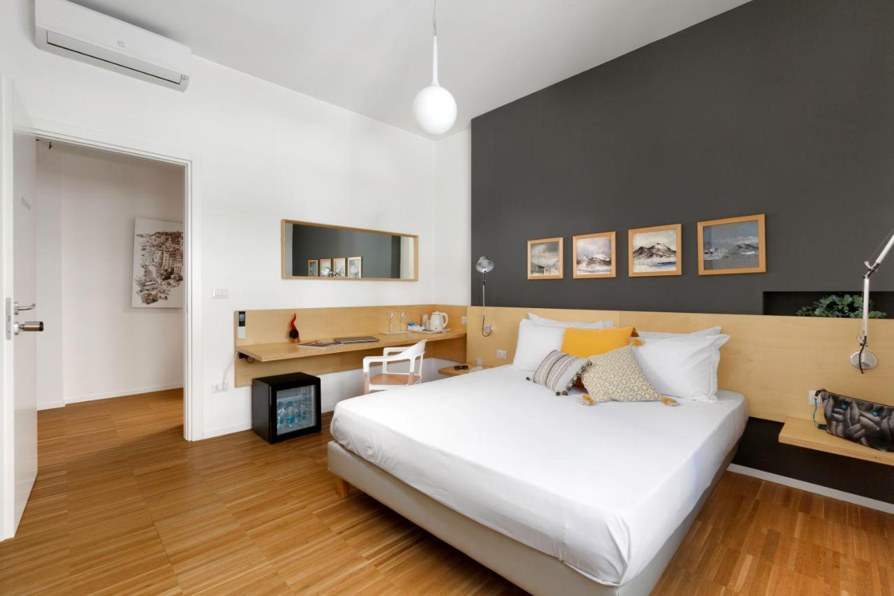 Vivaldo Suite Piazza Dei Martiri - Guest House ナポリ エクステリア 写真
