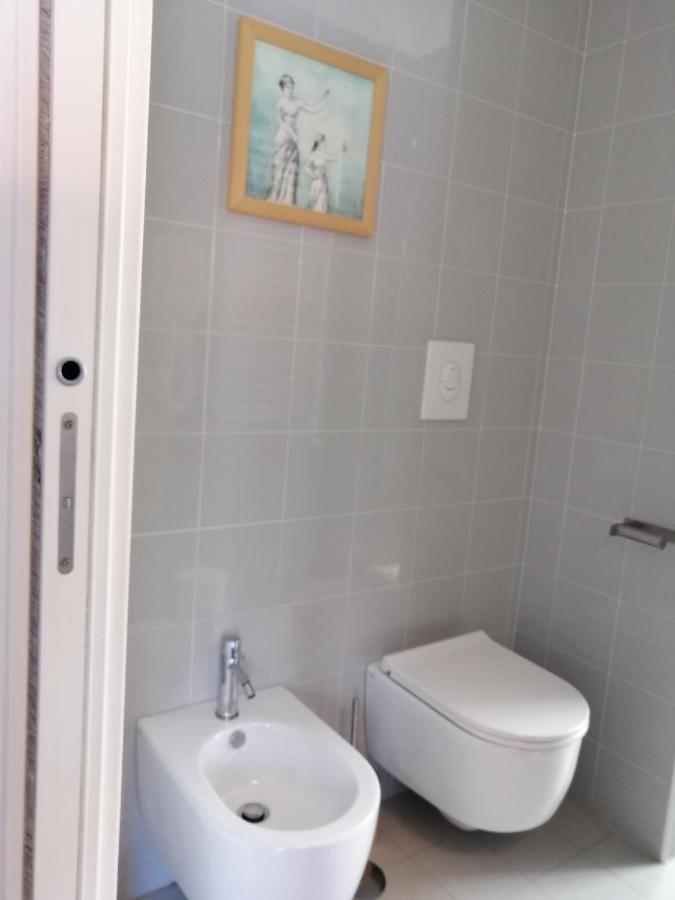 Vivaldo Suite Piazza Dei Martiri - Guest House ナポリ エクステリア 写真